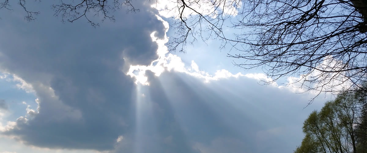 Himmel mit Sonnenstrahlen - Beatrice von Singen - Lebensberatung zur Selbstentfaltung